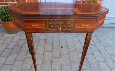 Udskæring/komplettering/møbelkonservering af spillebord.