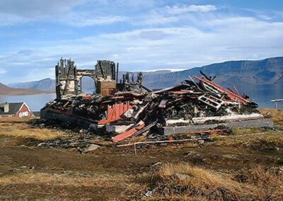 Rekonstruktion af kirkeinventar til nedbrændt kirke på Grønland
